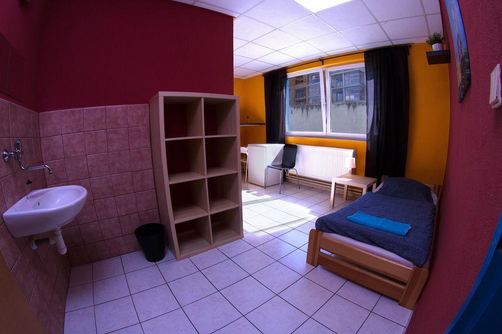 Seven Hostal *