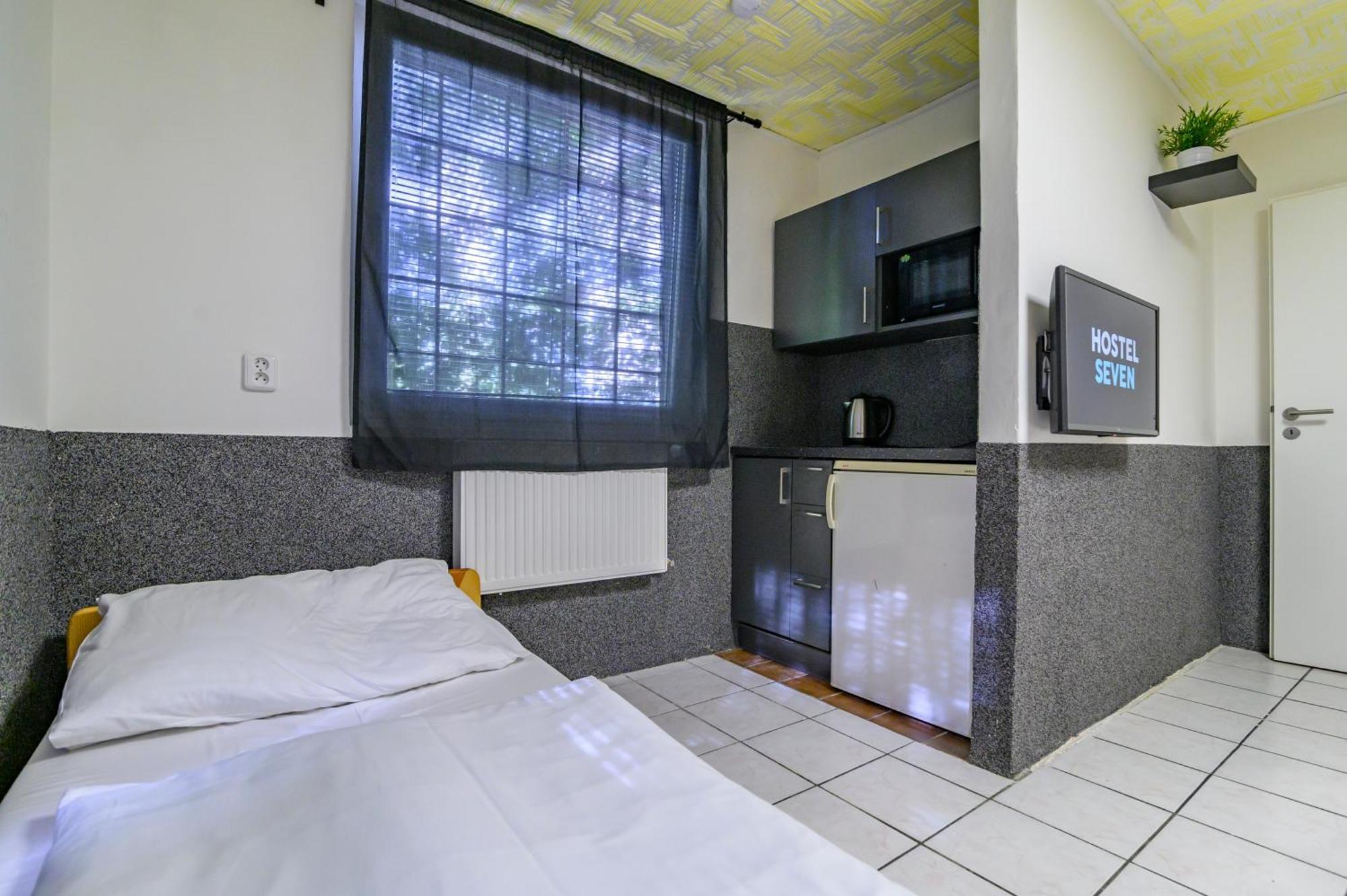 Seven Hostal